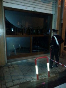 carabinieri quartu fuori dal bar preso di mira dai ladri2