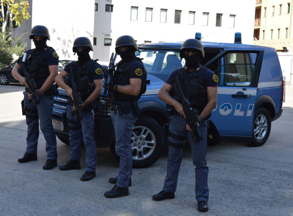 A cagliari operativa lunità operativa di pronto intervento della ... Poliza da stato