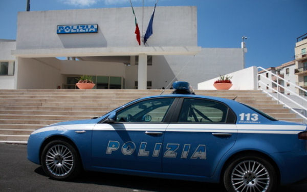 Auto polizia Commissariato Alghero