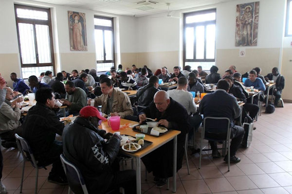 poveri-a-mense-sociali
