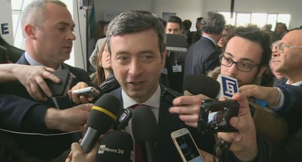 ministro orlando sfida renzi alla segreteria