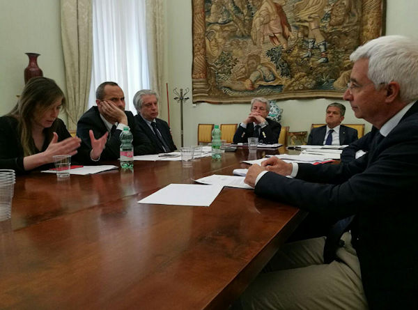 vertenza sardegna_asssore paci a roma2