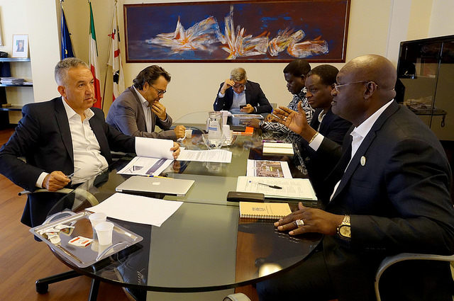 assessore spanu con rappresentati del paese africano benin