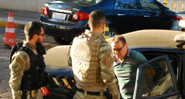 ex terrorista italianl battisti quasi certa l'esrtazione