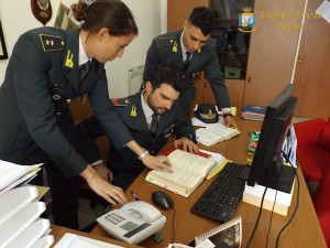 Gdf Cagliari_nella foto giovane tenente e suoi collaboratori