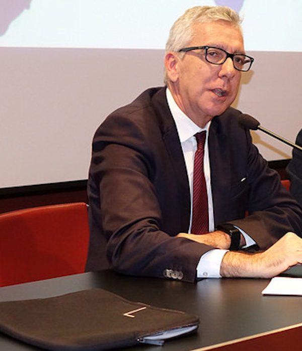 Presidente Pigliaru a convegno su autonomia