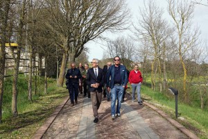 Foresta Burgos, sopralluogo con gli amministratori locali all'ex Scuola di Polizia a cavallo.