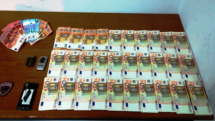 contanti per 15mila euro sequestrati a loche da polizia