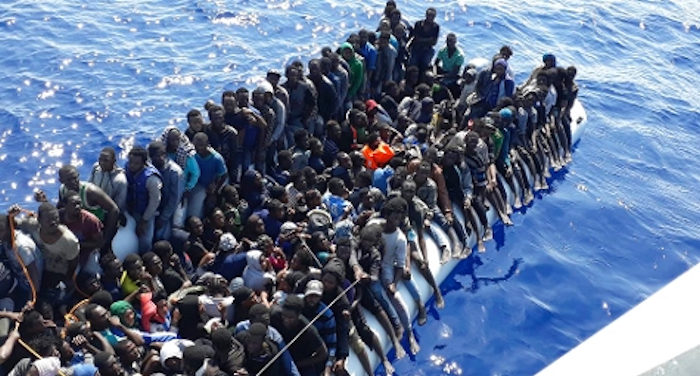 Barcone migranti