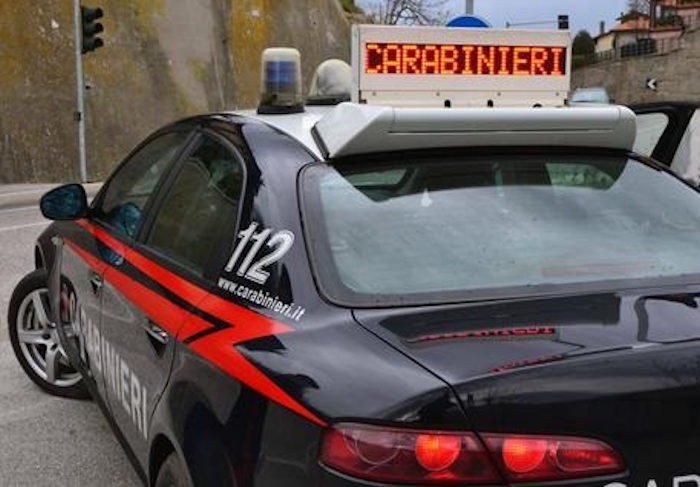 auto servizio carabinieri