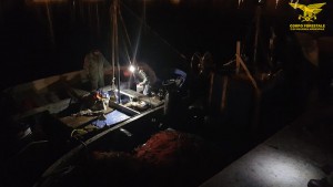 Base Navale di Sant'Antioco_Recupero di ricci di mare sotto misura