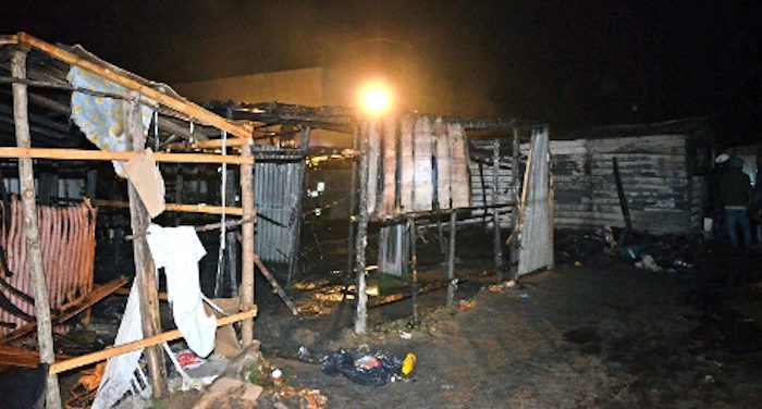 incendio in baraccopoli_morto