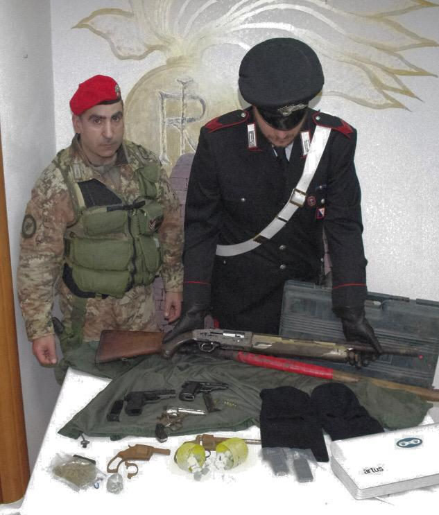 arrestati dai cc dolianova padre e due figli per armi e droga