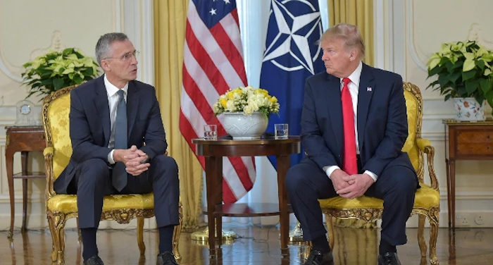 Trump d'accordo con Putin vogliono disgregare la Nato
