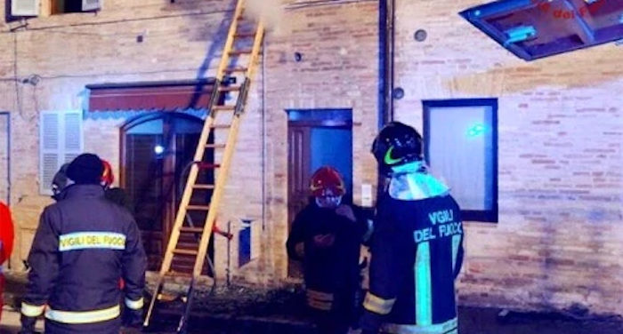 Bimbo morto in rogo in casa_fermata la madre