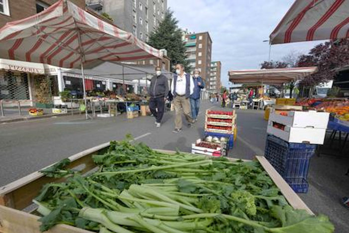 mercato all'aperto Cagliari