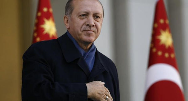 la nuova turchia del dittatore erdogan si allontana sempre di piu' dalla Ue