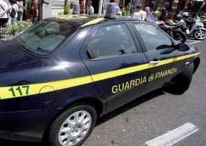 auto guardia di finanza