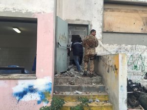 operaizone carabinieri in campo nomadi di selargius