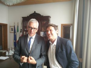 presidente-pigliaru-e-gianni-morandi-a-presentazione-fiction-dott-pietro-villa-devoto-2