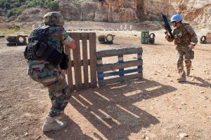 esercitazione-a-fuoco-caschi-blu-italiani-e-esercito-libanese3