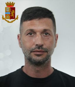 Giacalone arrestato a Sarroch da agenti mobile ca per coltivazione di droga