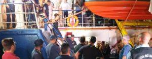 Sea Watch 3 entra a Lampedusa_la capitana scende dalla nave e viene arrestata